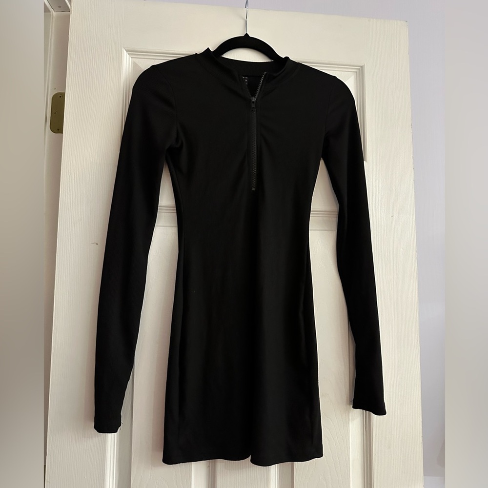 Black long sleeve midi dress XS